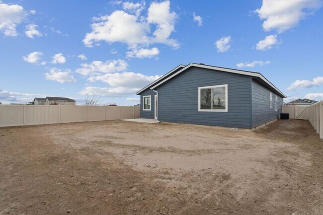 Building Photo - 7877 E Beaufort St