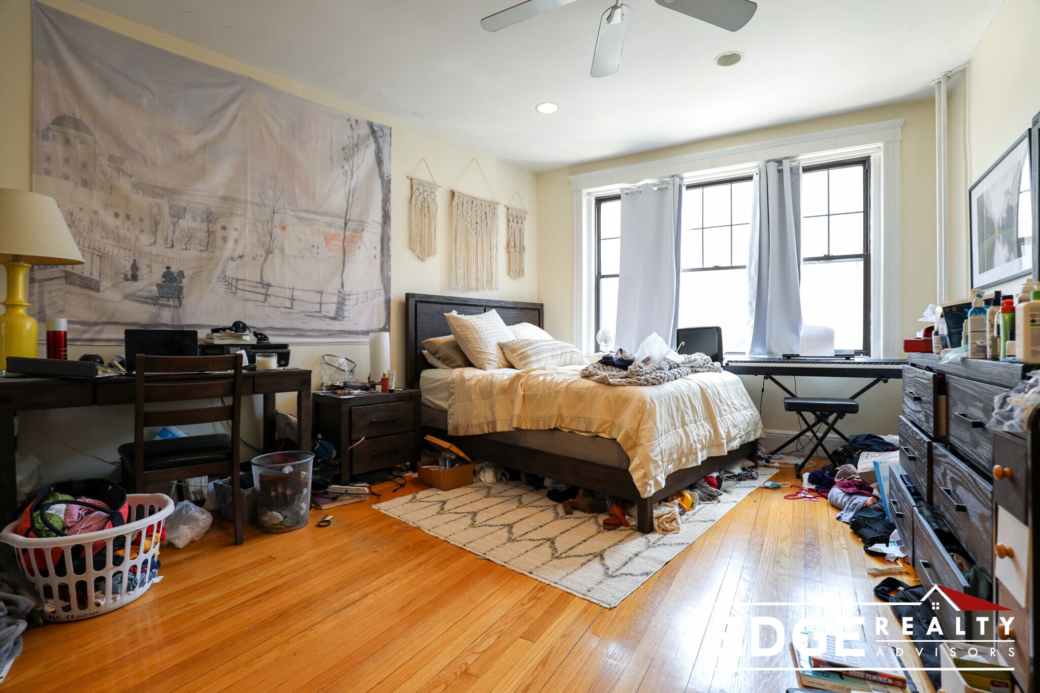 Building Photo - 6 Sutherland Rd