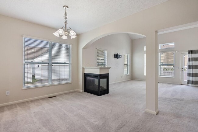 Building Photo - 7885 Waggoner Trace Dr