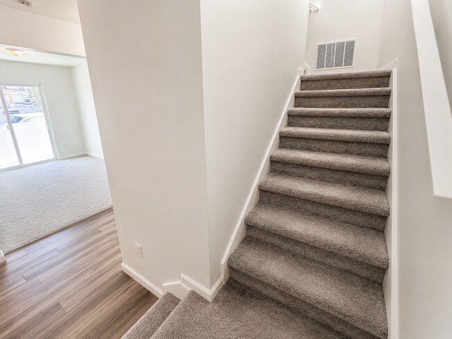 Building Photo - Brand New 2-bed 2-bath End Unit Townhome