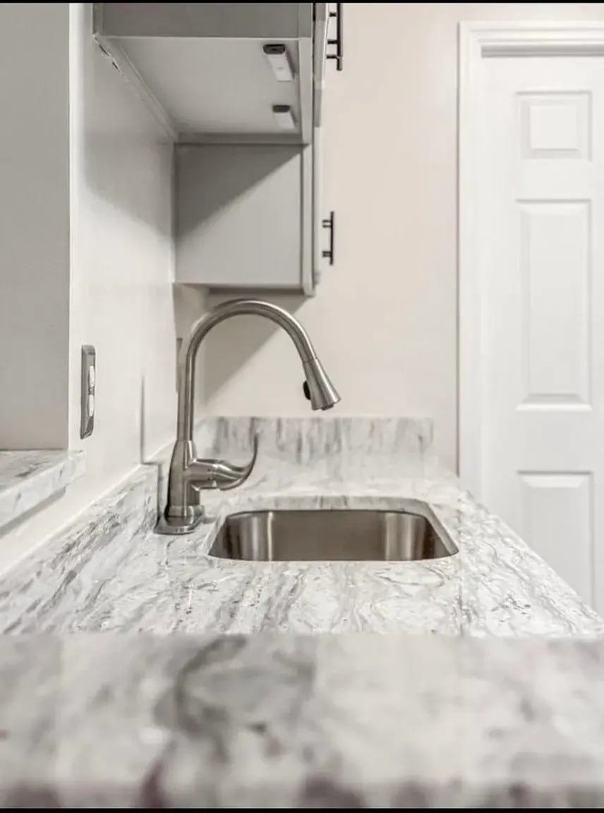 Building Photo - 648 Friars Ln