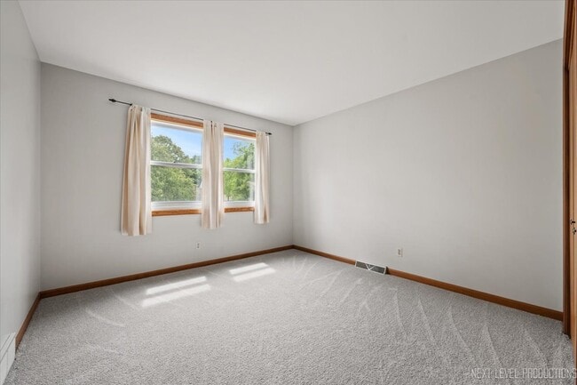 Building Photo - 30 Crofton Ct