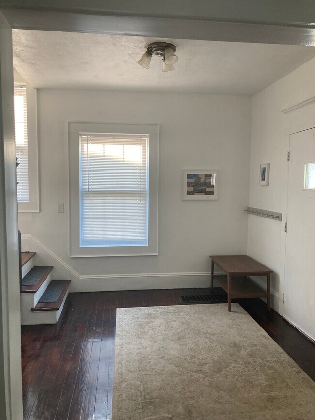 Entry - 1 Cottage St