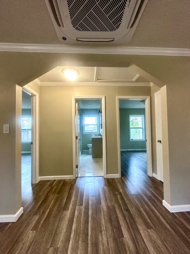 Building Photo - 801 E Moore St