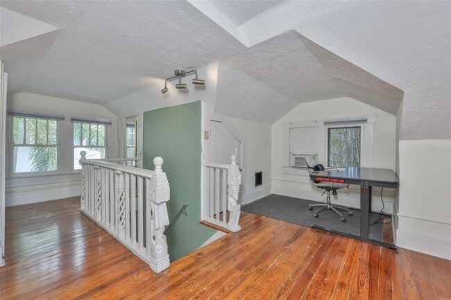 Building Photo - 340 Moffett Ct N