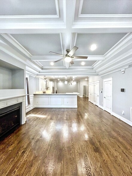Building Photo - 900 N 27th St