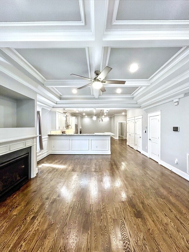 Building Photo - 900 N 27th St
