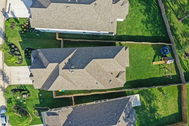 Building Photo - 117 Hidden Peak Dr