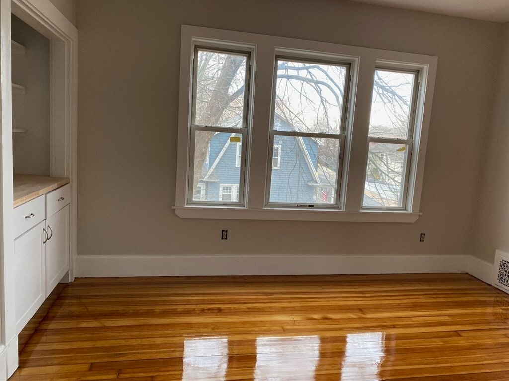 Building Photo - 229 Poplar St
