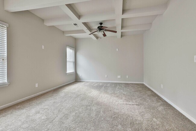 Building Photo - McDonough Home Spacious and Close to Everything!