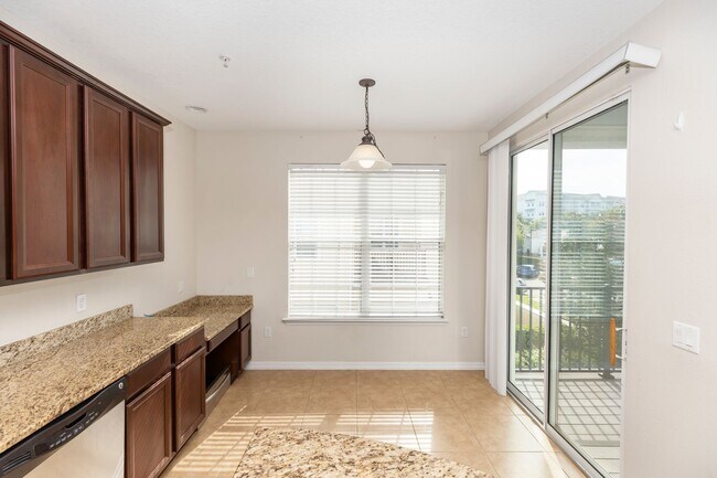 Building Photo - 3-story, 3/3.5, updated, townhome in the heart of Baldwin Park!