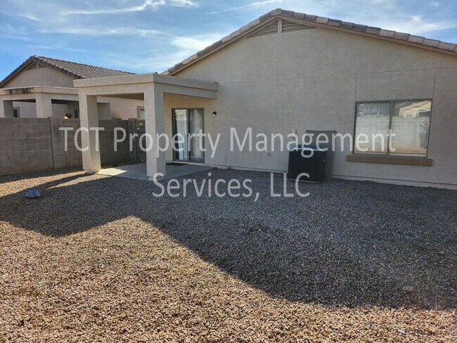 Building Photo - 3 Bedroom/2 Bath Phoenix Home Close to I-10 and 101