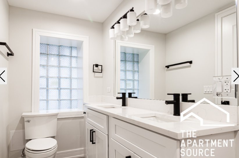 Building Photo - 858 N Paulina St