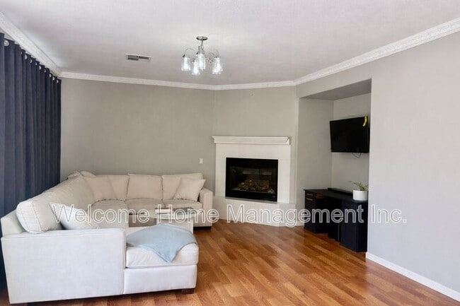 Building Photo - 6011 Daffodil Dr