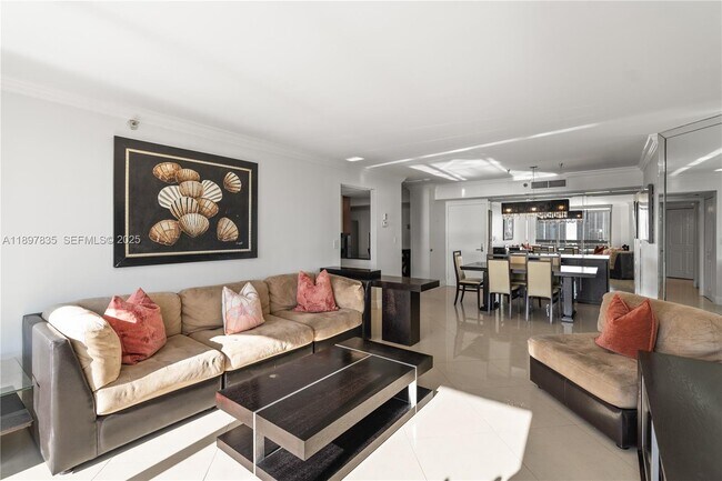 Building Photo - 19101 NE 36th Pl