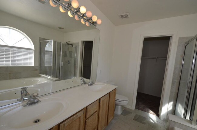 Building Photo - 630 N Diane Ct