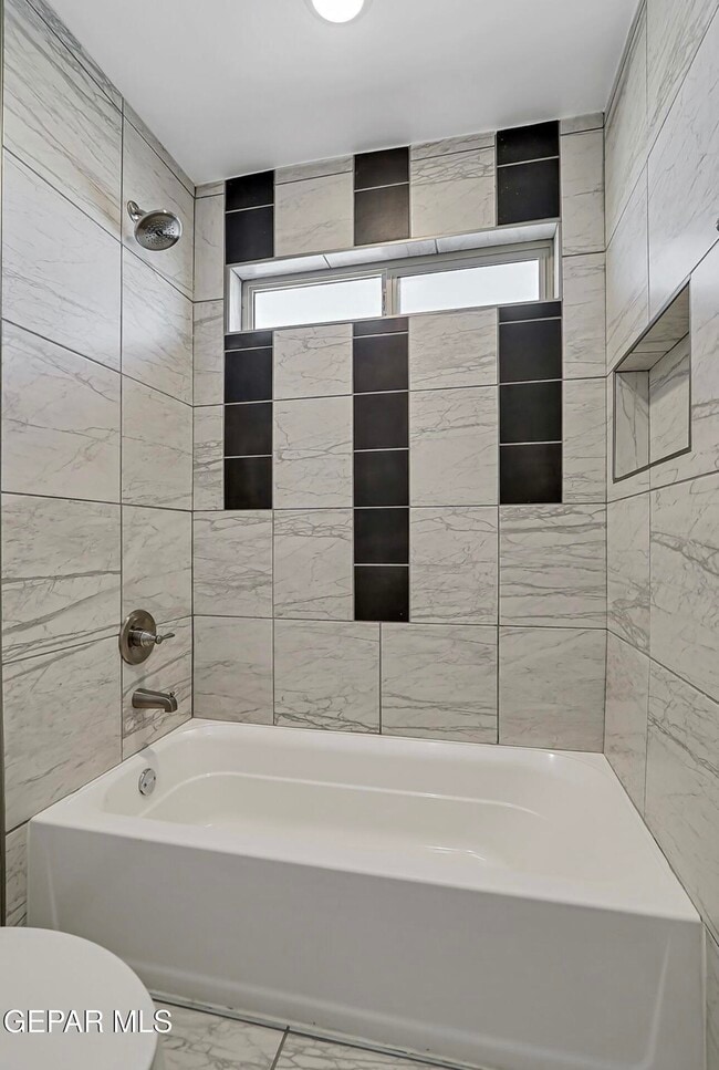 Building Photo - 4572 Mark Avizo