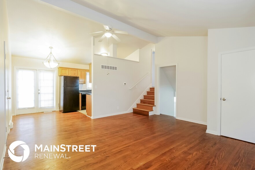 Building Photo - 513 Melrose St