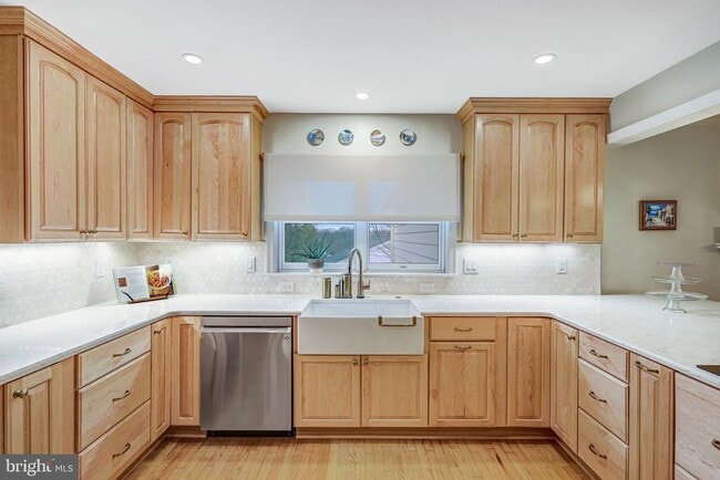 Building Photo - 1504 Wake Forest Dr