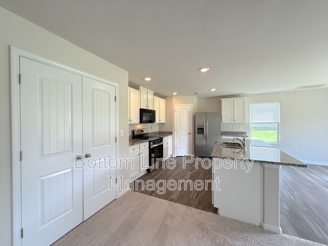 Building Photo - 445 Belcaro Dr