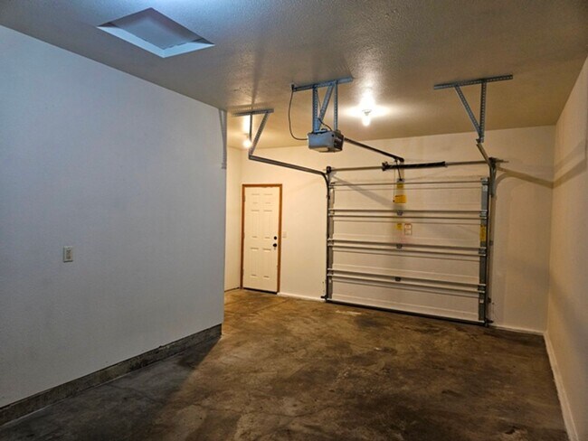Building Photo - 515 19th St SE