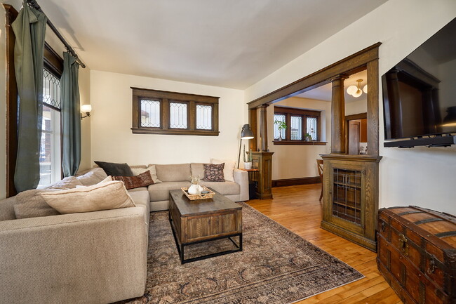 Building Photo - 4BR SW Minneapolis Rental w/EnSuite + Walk to Lake Harriet + April 1 Move-In + Pet Friendly