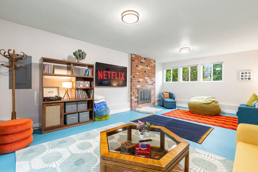 Building Photo - 2404 SW 104th St