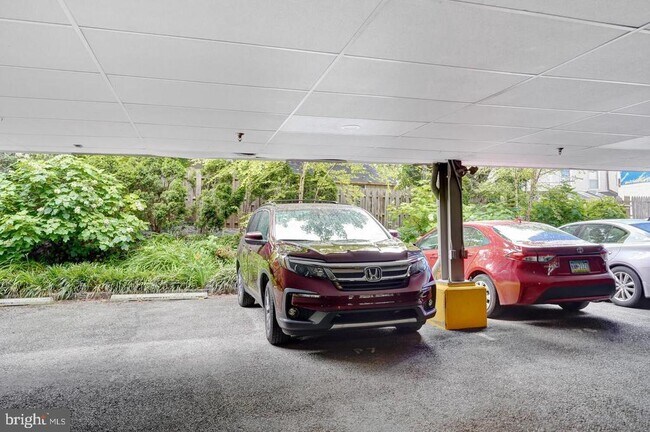 Building Photo - 934 N 3rd St