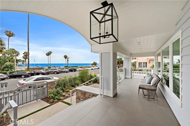 Building Photo - 450 Cliff Dr