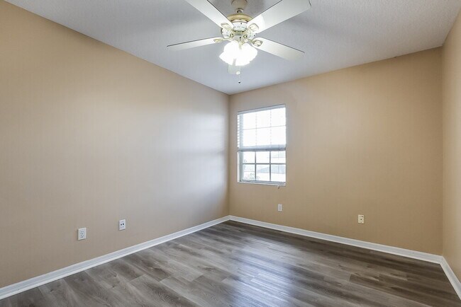 Building Photo - 500 Tuten Trail