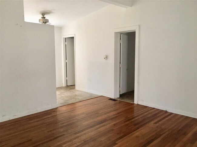 Building Photo - 1655 Sharkey St