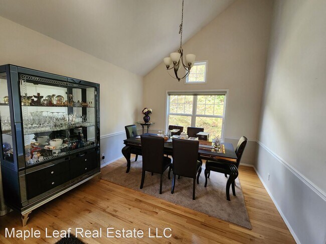 Building Photo - 5 br, 3.5 bath House - 10108 186th CT NE