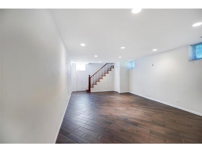 Building Photo - 3829 Ewing Ave S