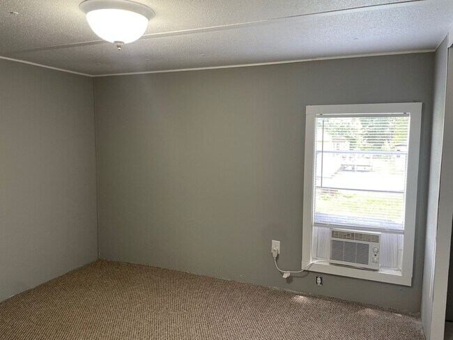 Building Photo - 116 Whisper Ln