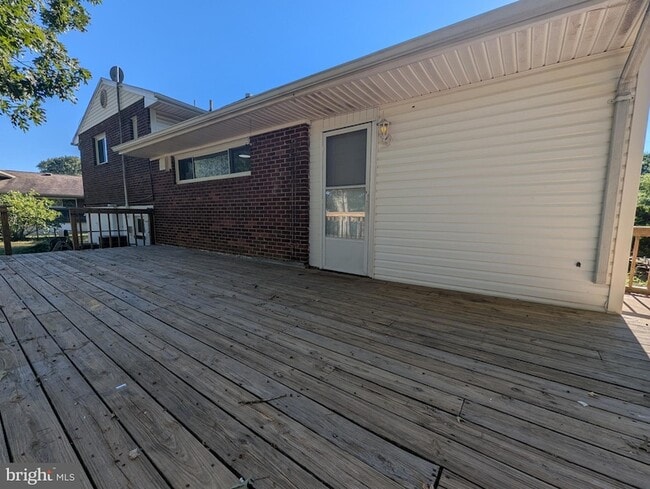 Building Photo - 6327 Willowood Ln