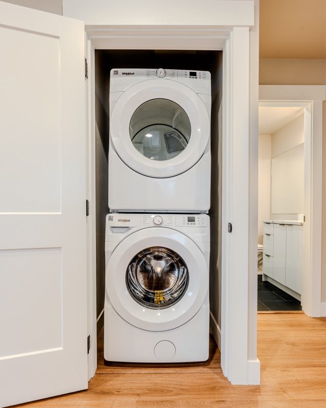 Building Photo - 2106 Oakes Ave