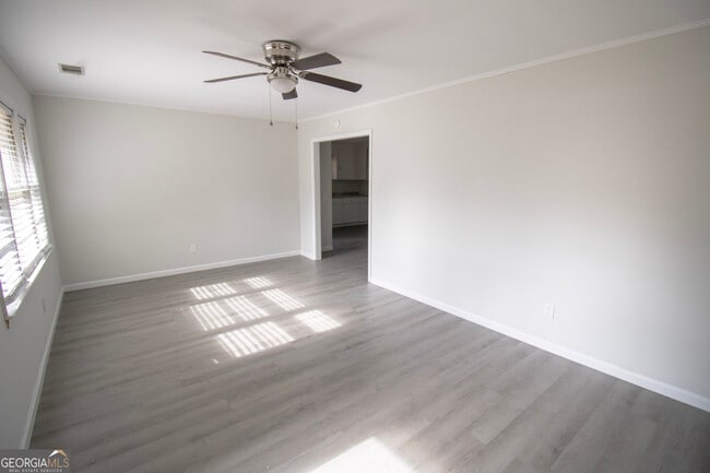 Building Photo - 517 E Main St