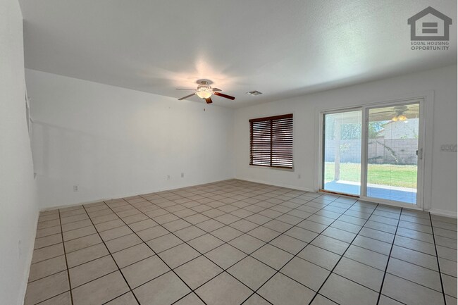 Building Photo - 11595 W Holly St