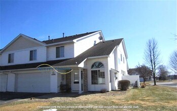 Building Photo - 2BR, 2BA St Michael Townhome