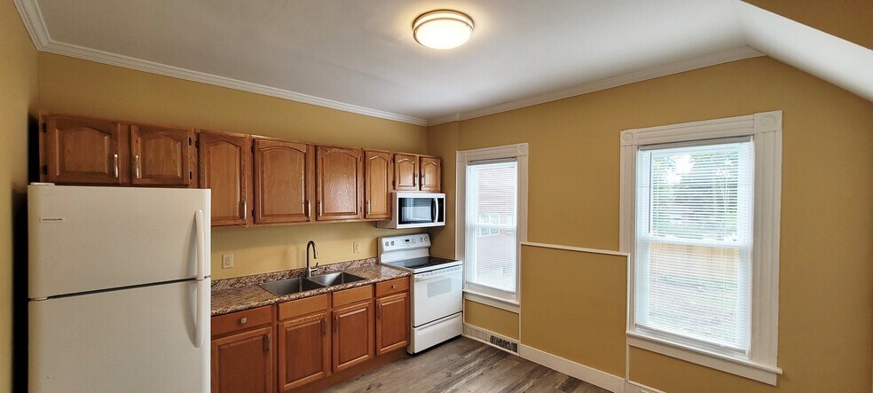 Kitchen - 533 W Water St