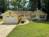 Building Photo - 2270 Turtle Club Dr NE