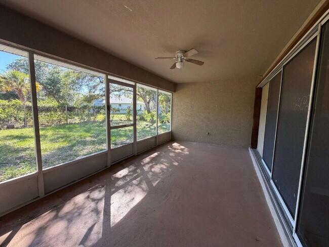 Building Photo - Spacious 4 bedroom in North Port