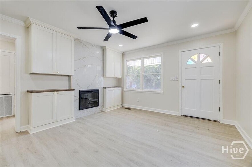 Building Photo - 2110 E 56th St