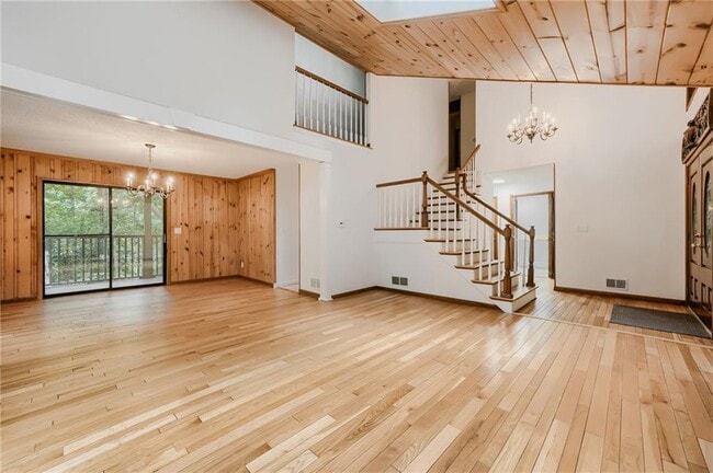 Building Photo - 570 Idlewood Dr NW