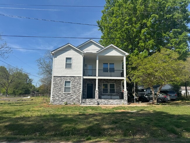 Building Photo - 1008 Rockland Cir SW
