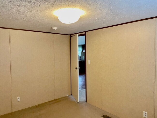 Building Photo - 3 Bedroom 2 Bathroom-Manufactured Home In Shallotte NC