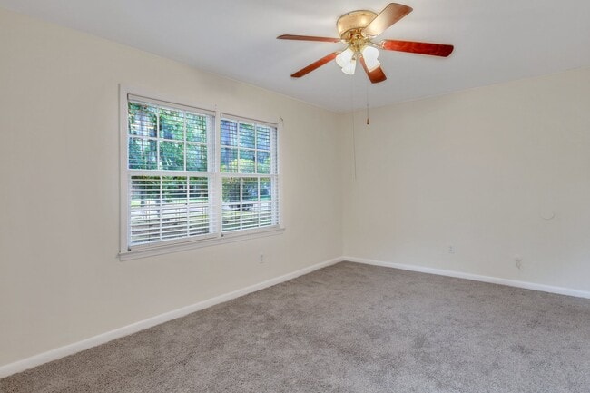 Building Photo - 12473 Northwood Rd