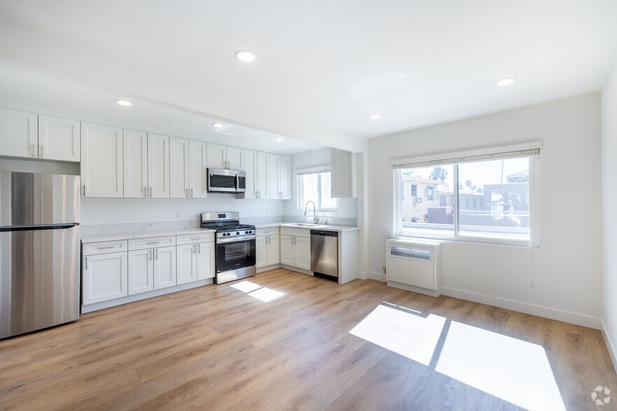 2BR, 2BA - 970SF - Dining Room - 1625 Laurel