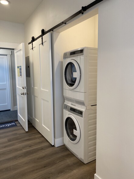 Laundry Room - 1128 Broadway