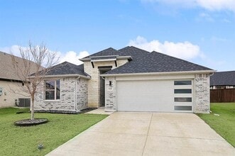 Building Photo - 309 Ember Cir